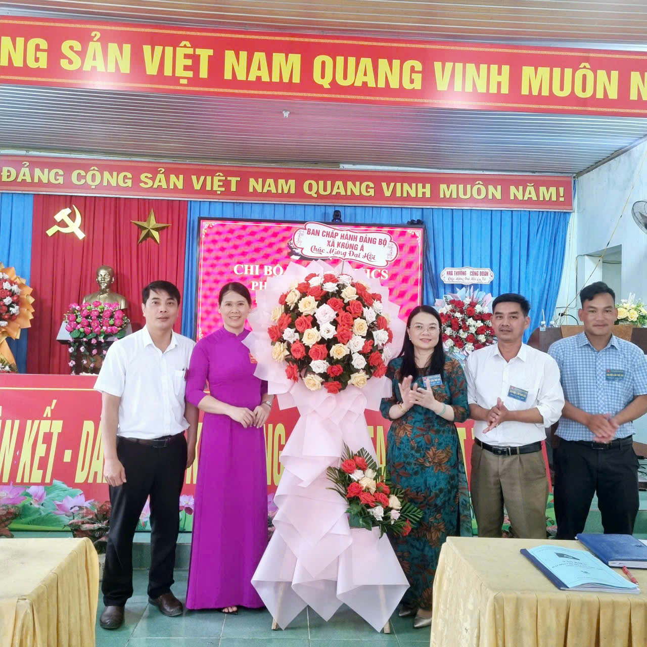 ĐẠI HÔI CHI BỘ TRƯỜNG THCS PHAN ĐÌNH PHÙNG