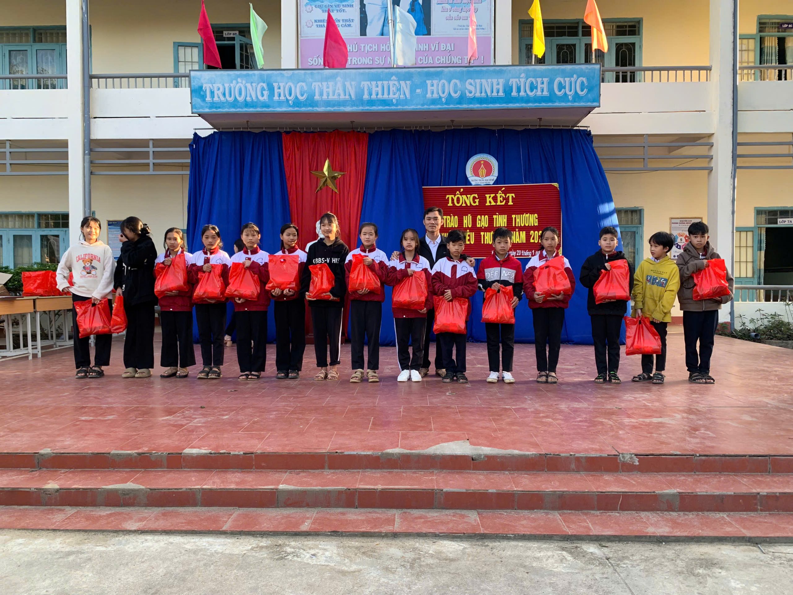 “XUÂN TÌNH NGUYỆN – TẾT YÊU THƯƠNG” NĂM 2025
