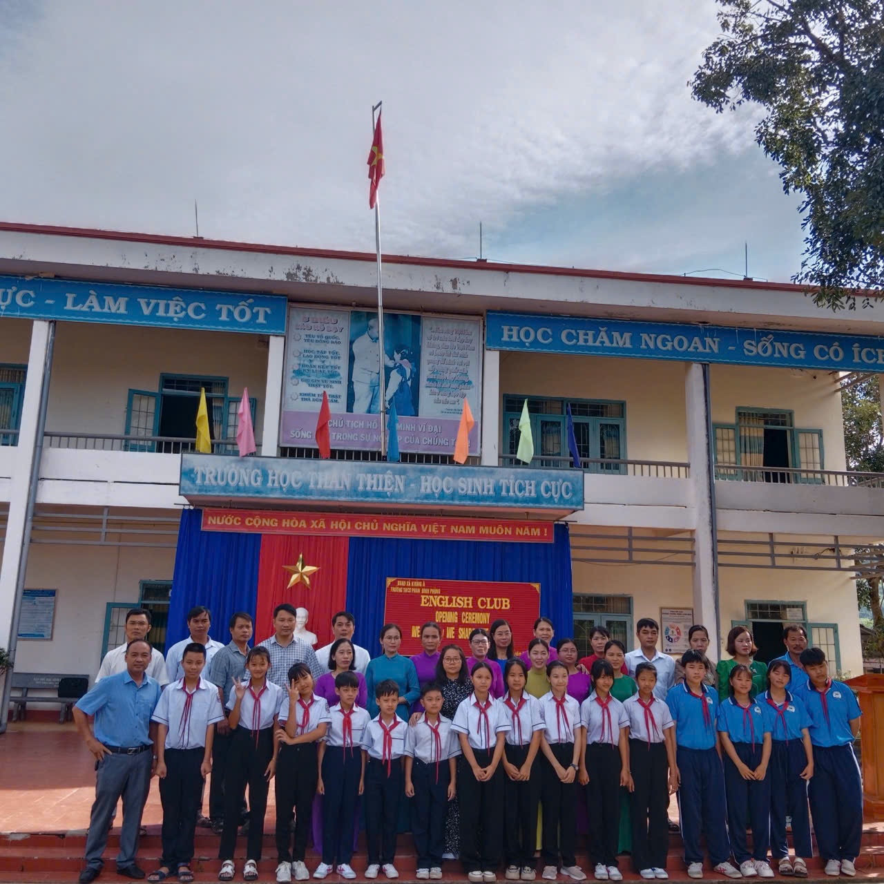 LỄ RA MẮT CÂU LẠC BỘ TIẾNG ANH LỄ RA MẮT CÂU LẠC BỘ TIẾNG ANH