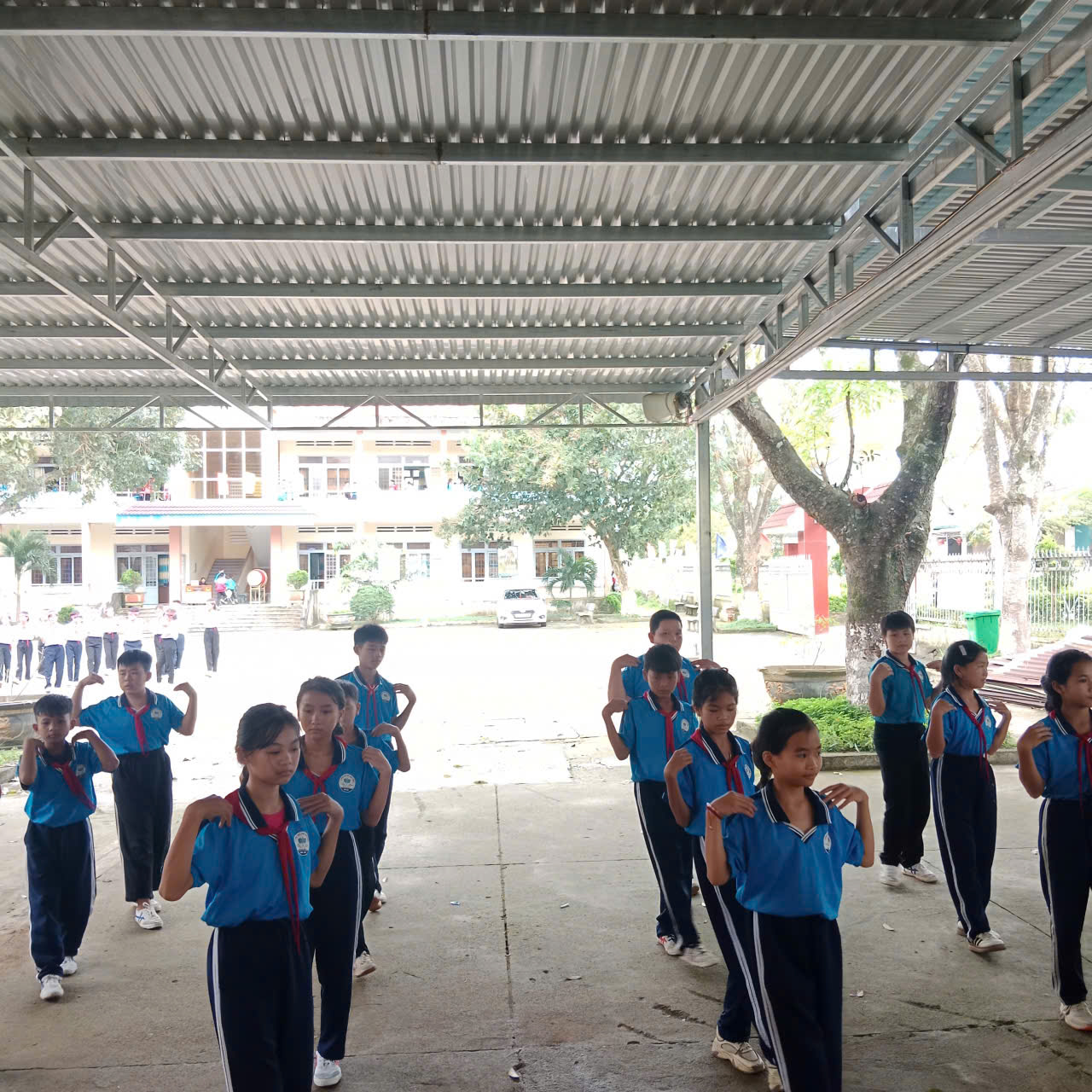 Hội thi đồng diễn chào mừng ngày thành lập Quân đội Nhân dân Việt Nam 22/12