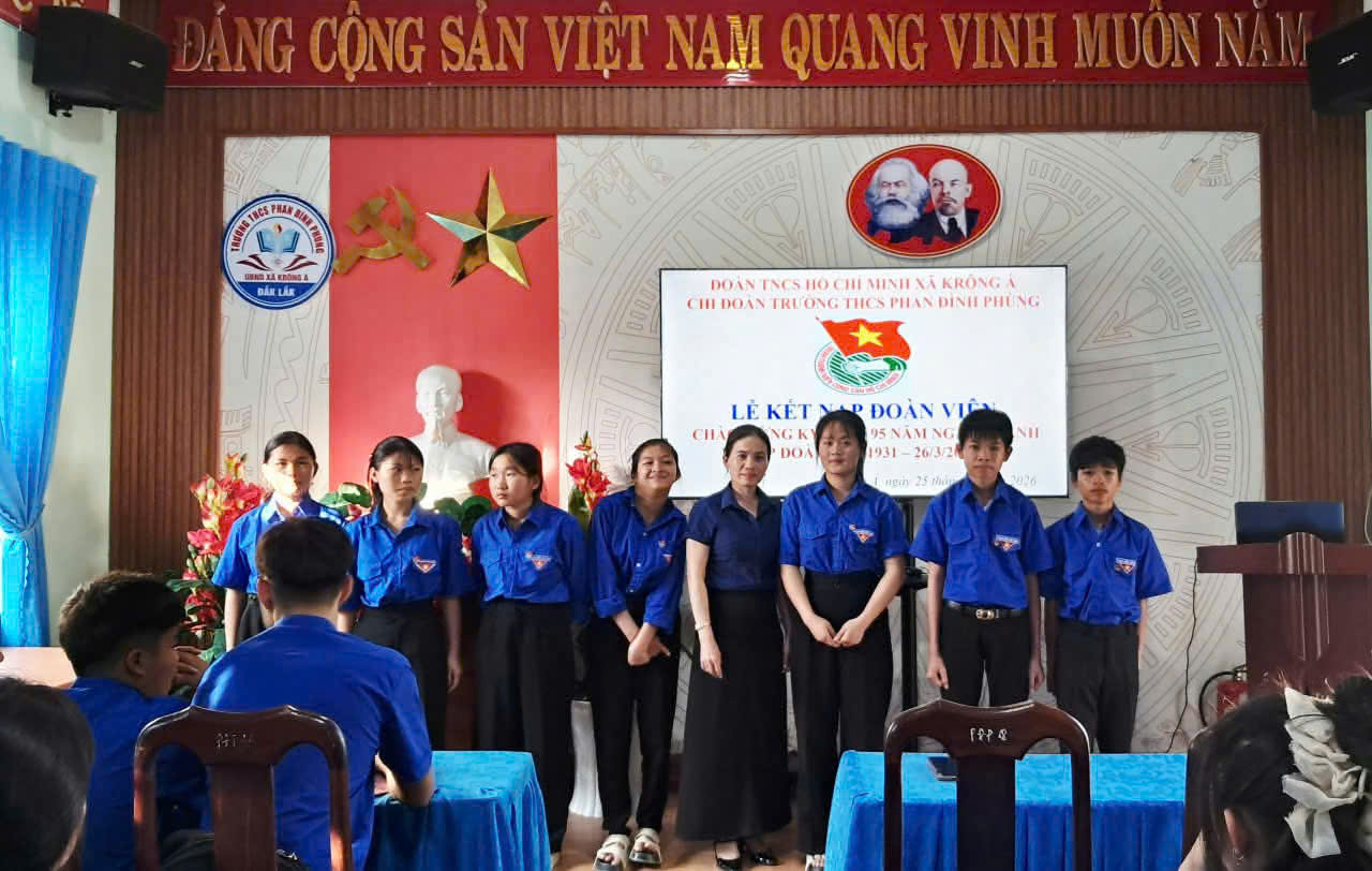 Lễ kết nạp đoàn viên – Chào mừng kỷ niệm 95 năm ngày thành lập đoàn ( 26/3/1931-26/3/2026)